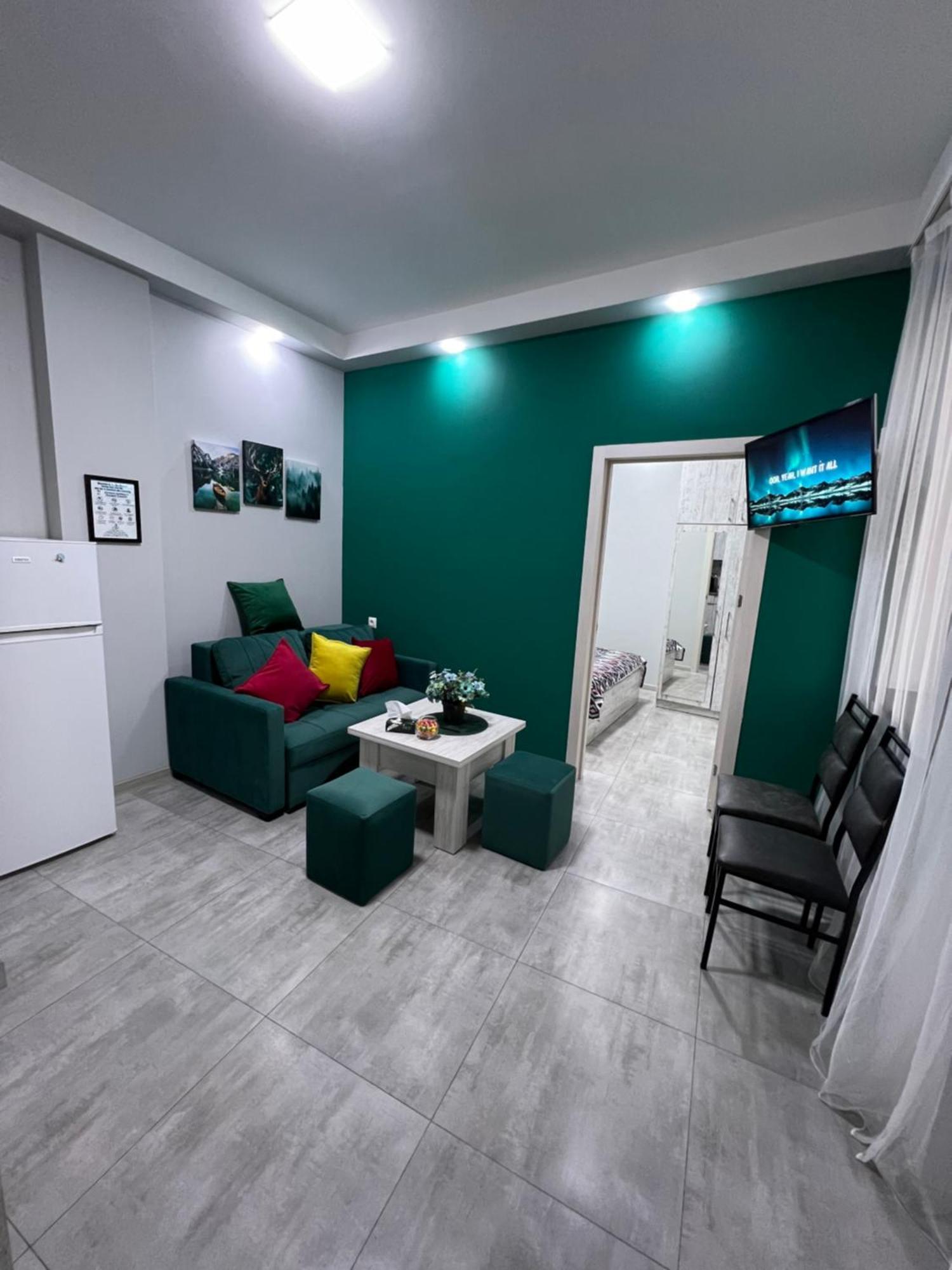 Cosy With Good Location Self Check In Apartment Yerevan